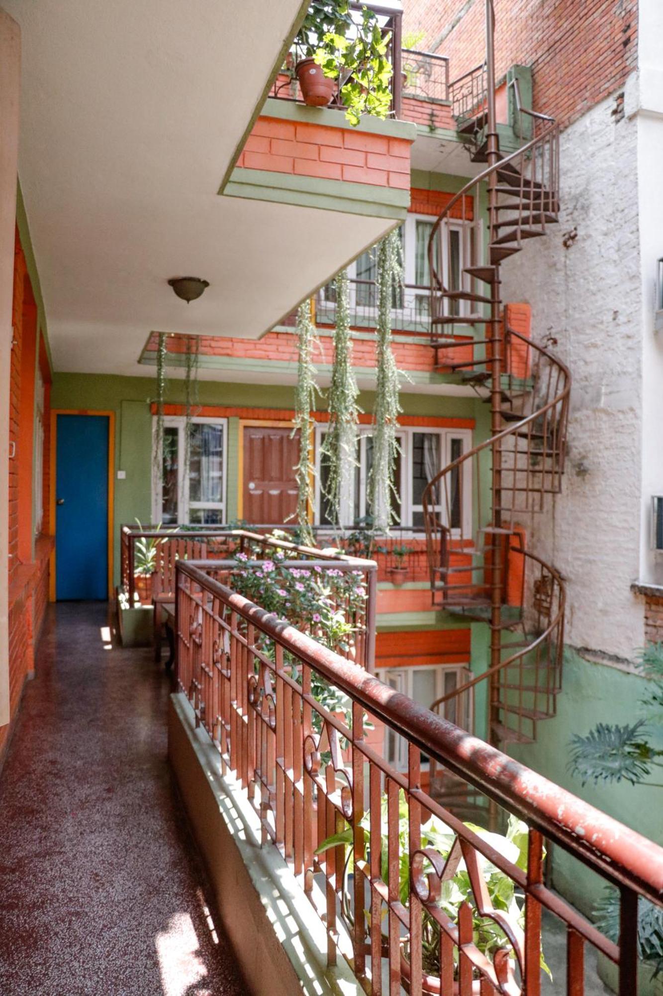 Hotel Backpackers Inn Катманду Екстериор снимка