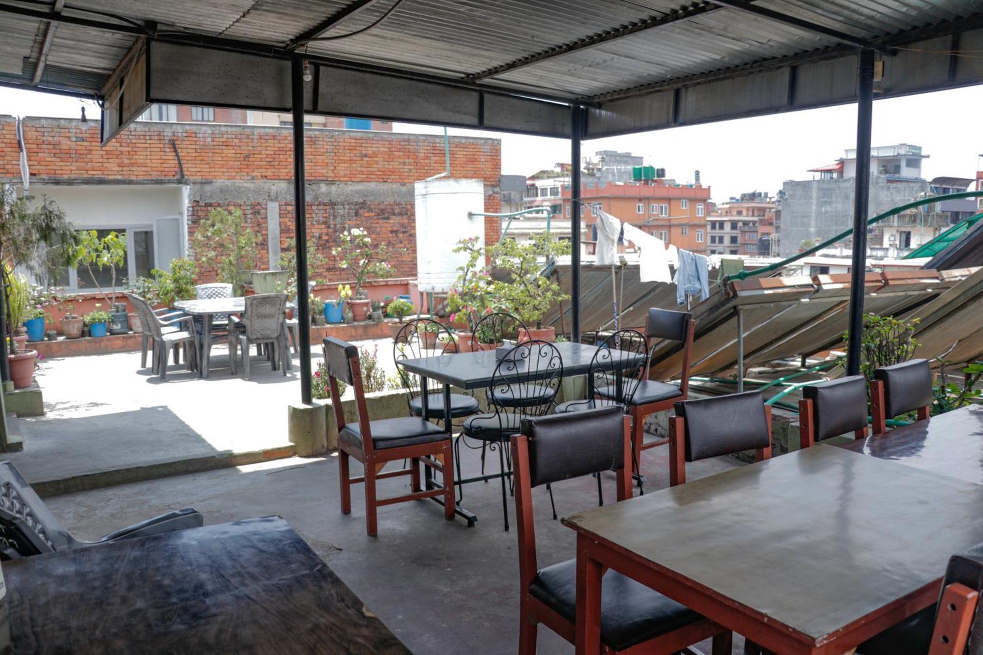 Hotel Backpackers Inn Катманду Екстериор снимка