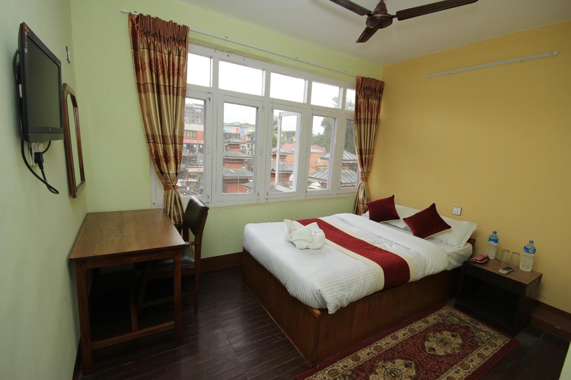 Hotel Backpackers Inn Катманду Стая снимка